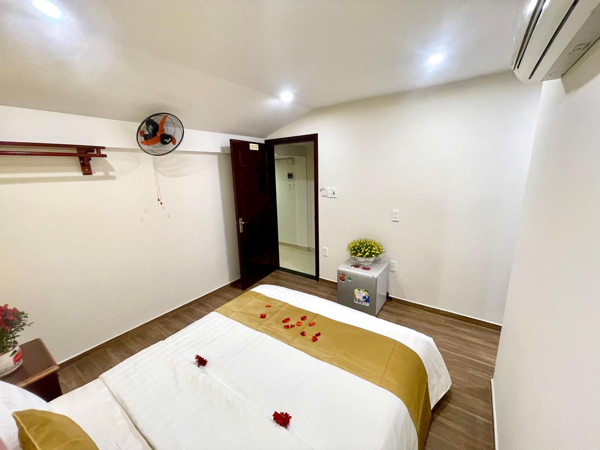 King Kong Homestay Хоян Екстер'єр фото