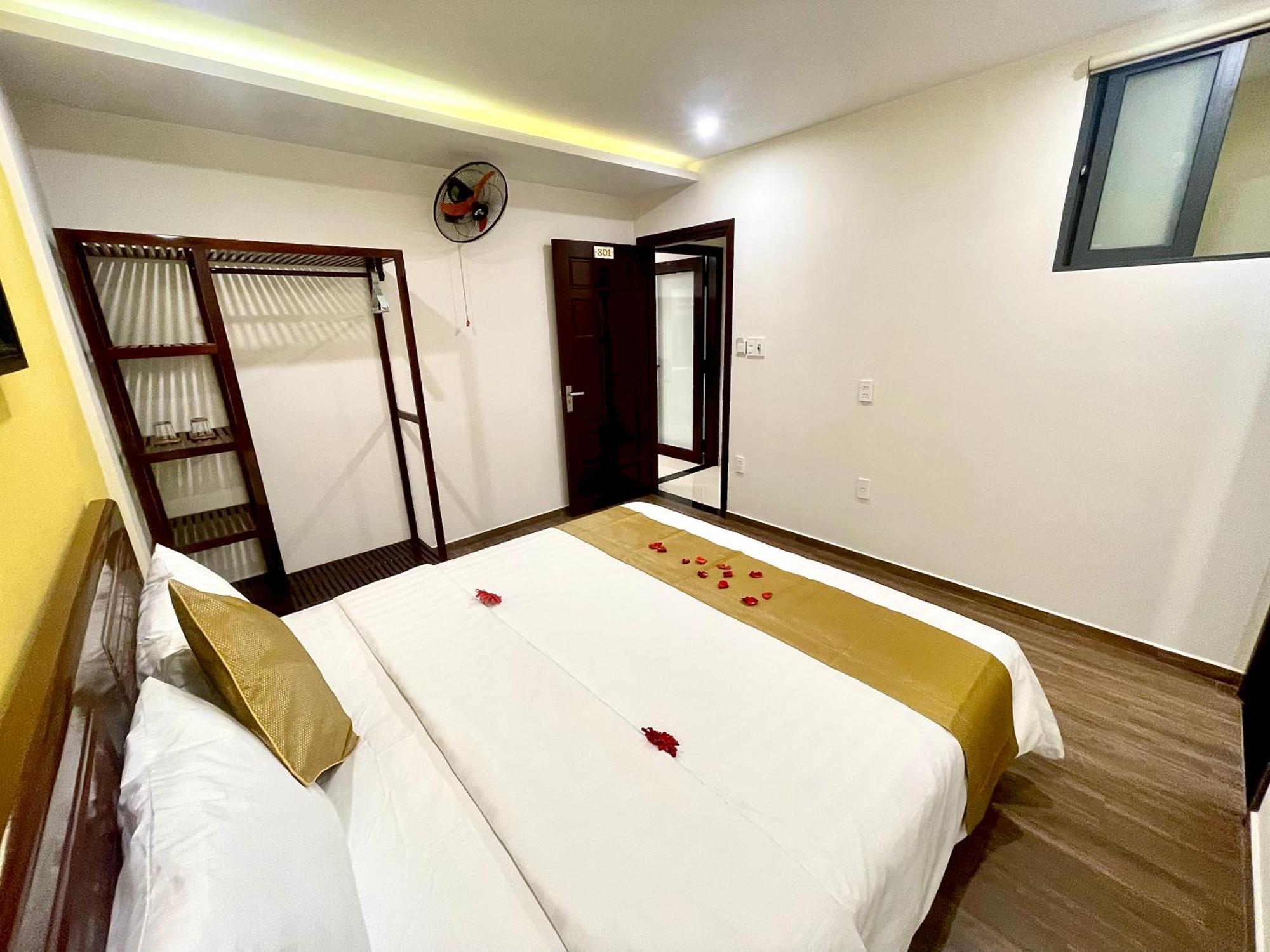 King Kong Homestay Хоян Екстер'єр фото